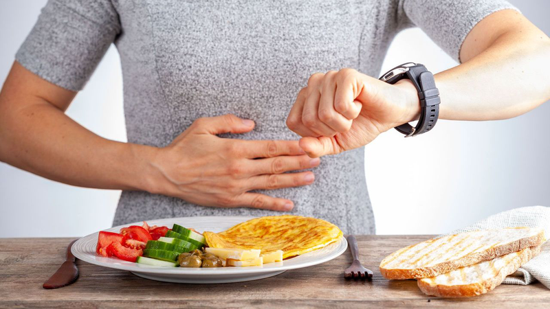 Cách giảm béo eo bánh mì hiệu quả - Tránh ăn sau 7 giờ tối