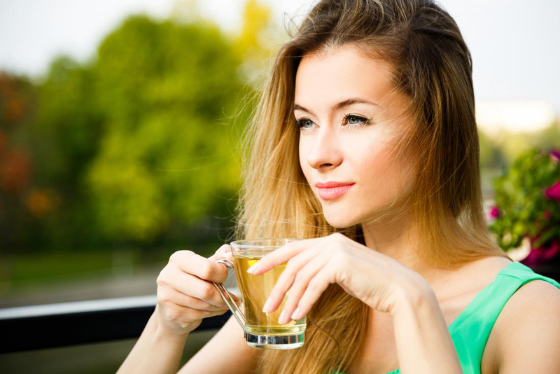 Không thay thế nước lọc bằng nước trà, cà phê,...