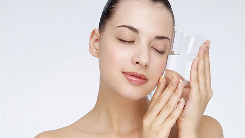 Uống nước ấm mang lại những lợi ích sức khỏe đáng kinh ngạc